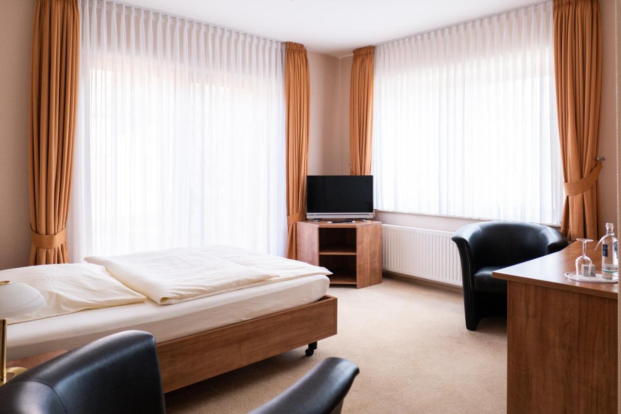 Land-Gut-Hotel Restaurant Kreuz Meyer Stuhr Dış mekan fotoğraf