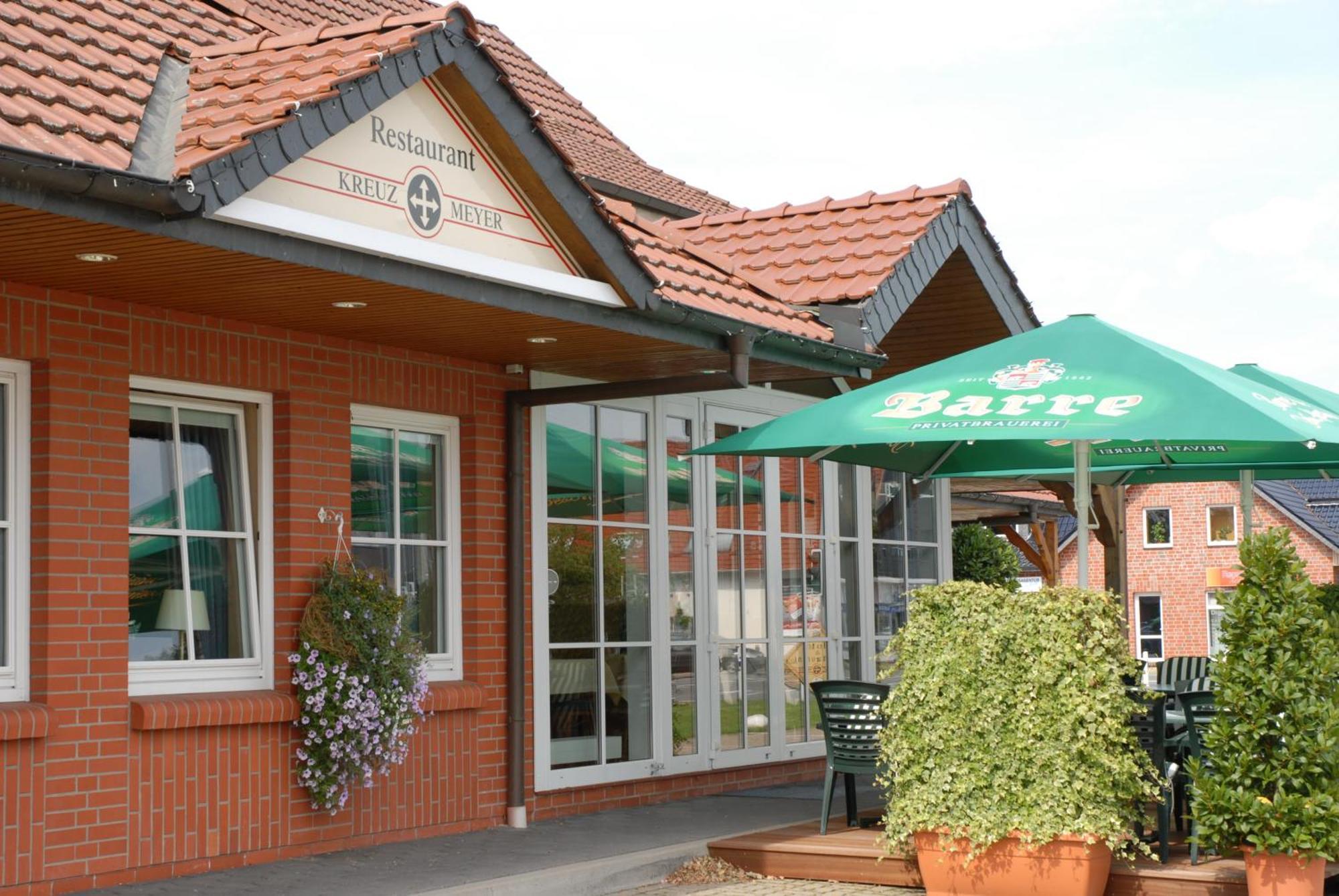 Land-Gut-Hotel Restaurant Kreuz Meyer Stuhr Dış mekan fotoğraf