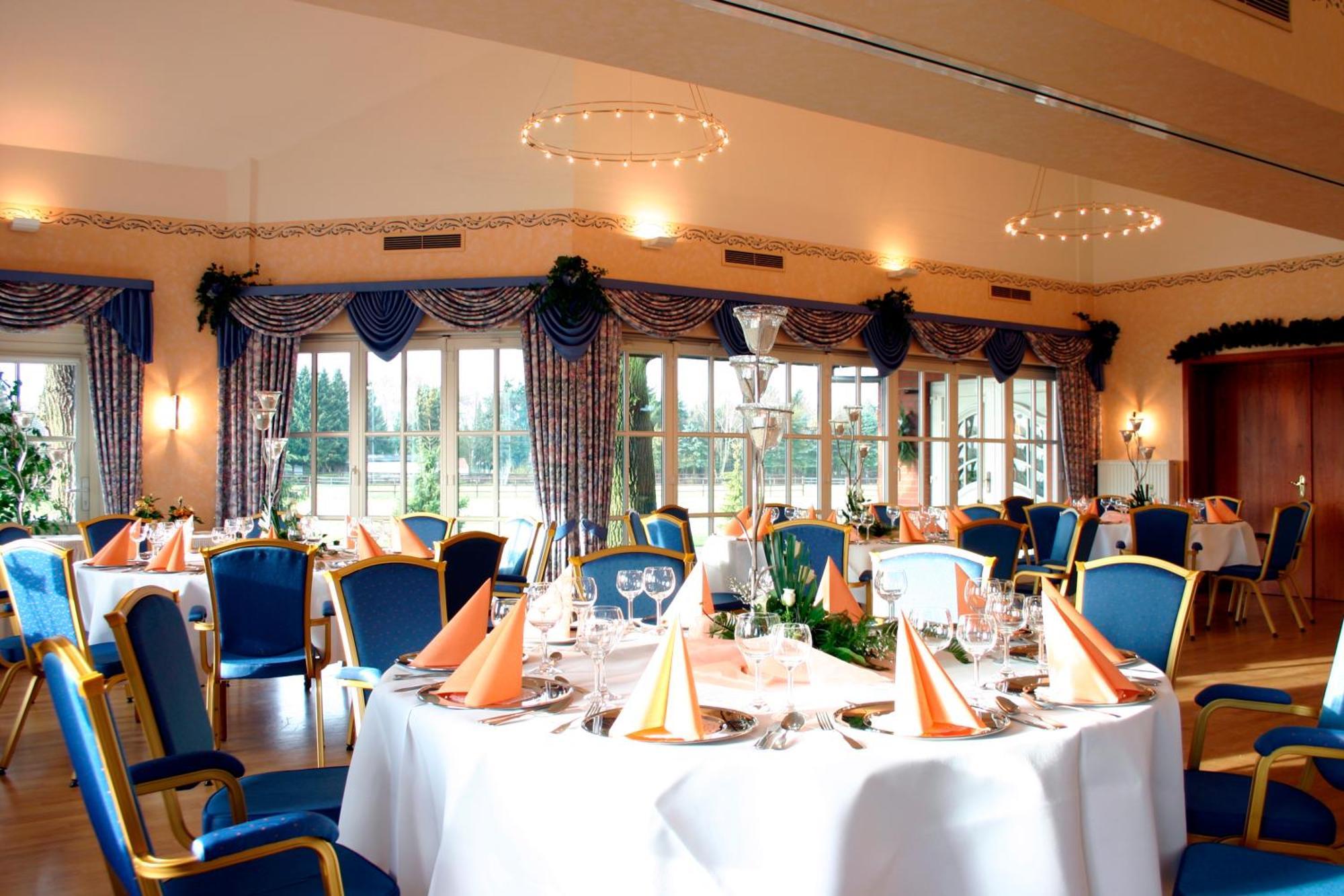 Land-Gut-Hotel Restaurant Kreuz Meyer Stuhr Dış mekan fotoğraf