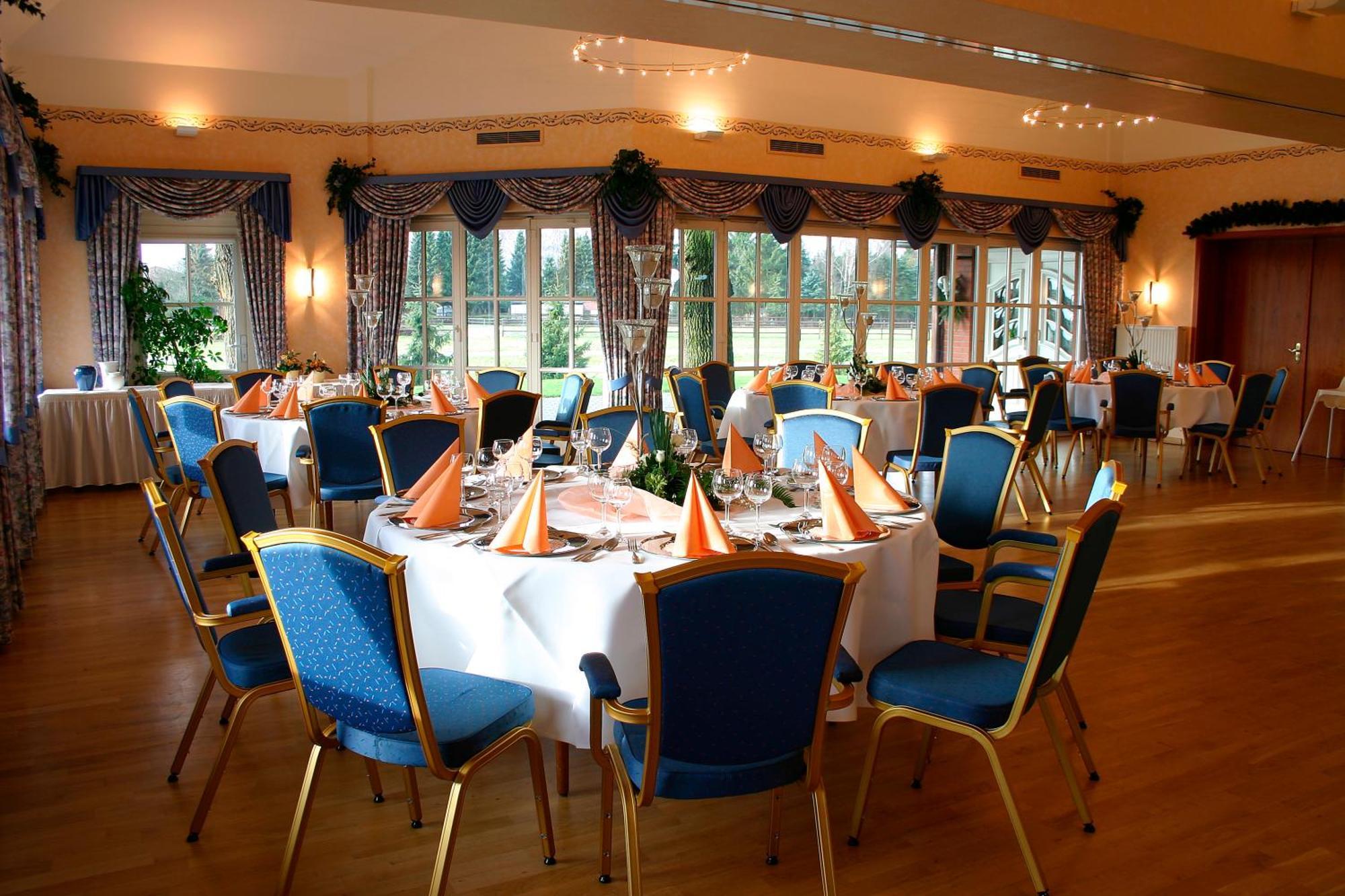 Land-Gut-Hotel Restaurant Kreuz Meyer Stuhr Dış mekan fotoğraf