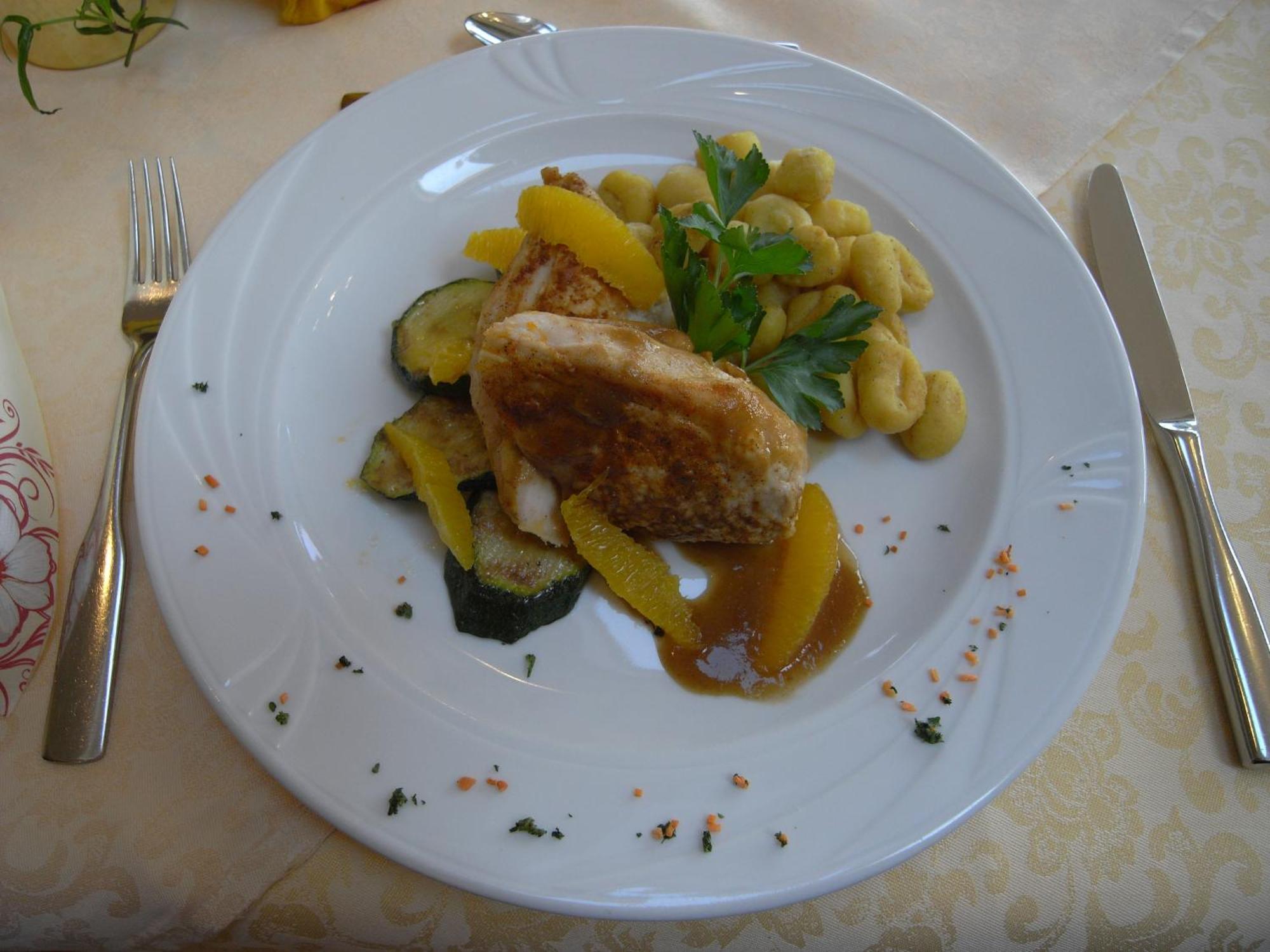 Land-Gut-Hotel Restaurant Kreuz Meyer Stuhr Dış mekan fotoğraf