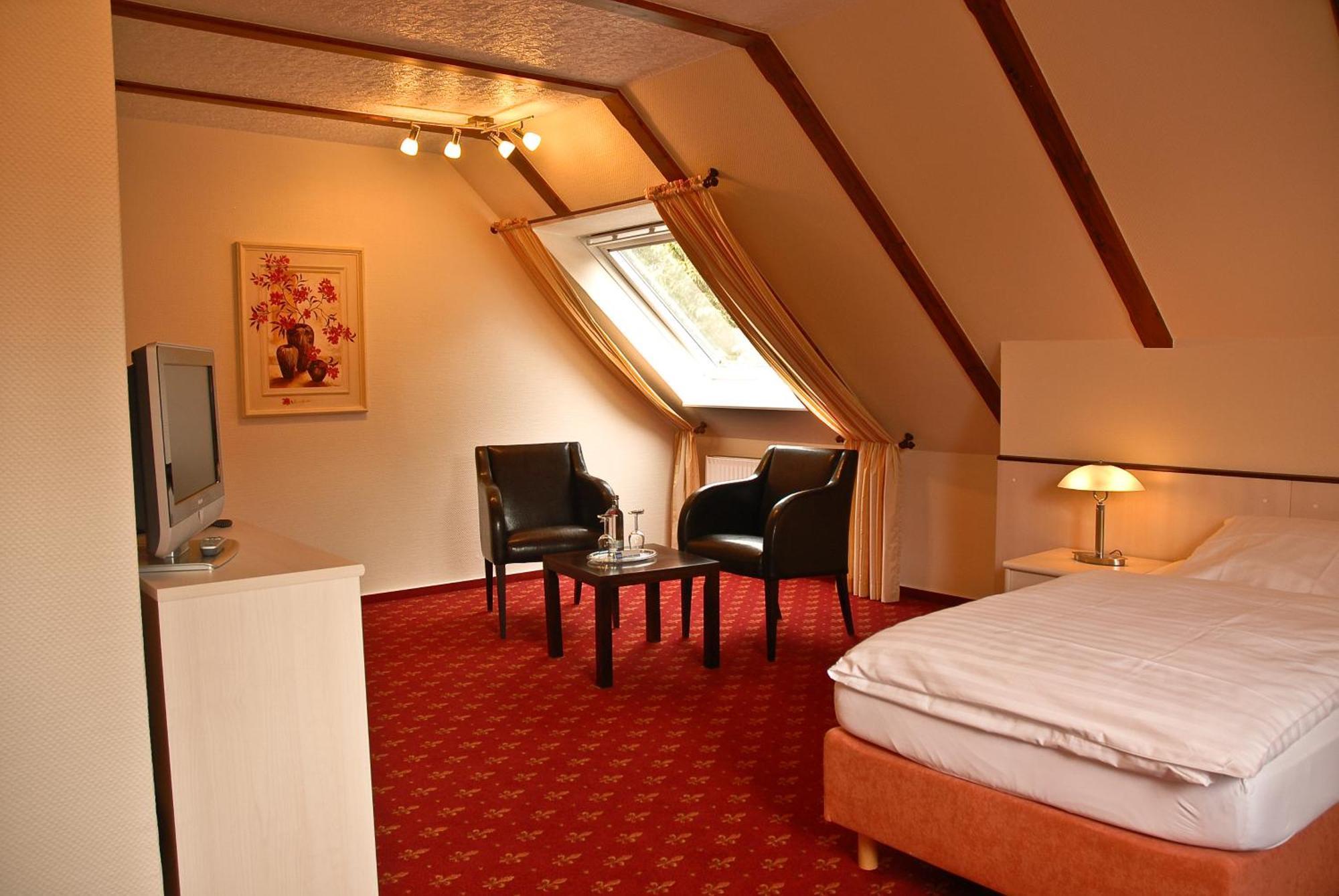 Land-Gut-Hotel Restaurant Kreuz Meyer Stuhr Dış mekan fotoğraf
